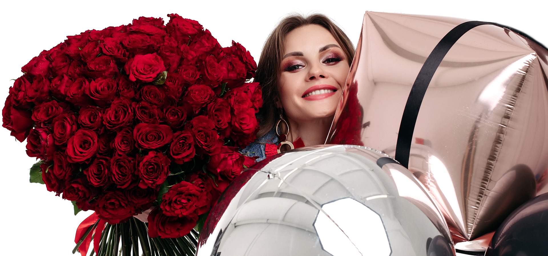 дівчина з шикарним букетом троянд фото