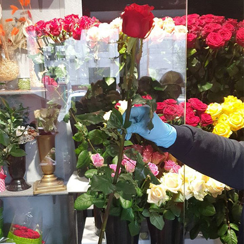 фото вітрини квіткового магазину у Чернівцях